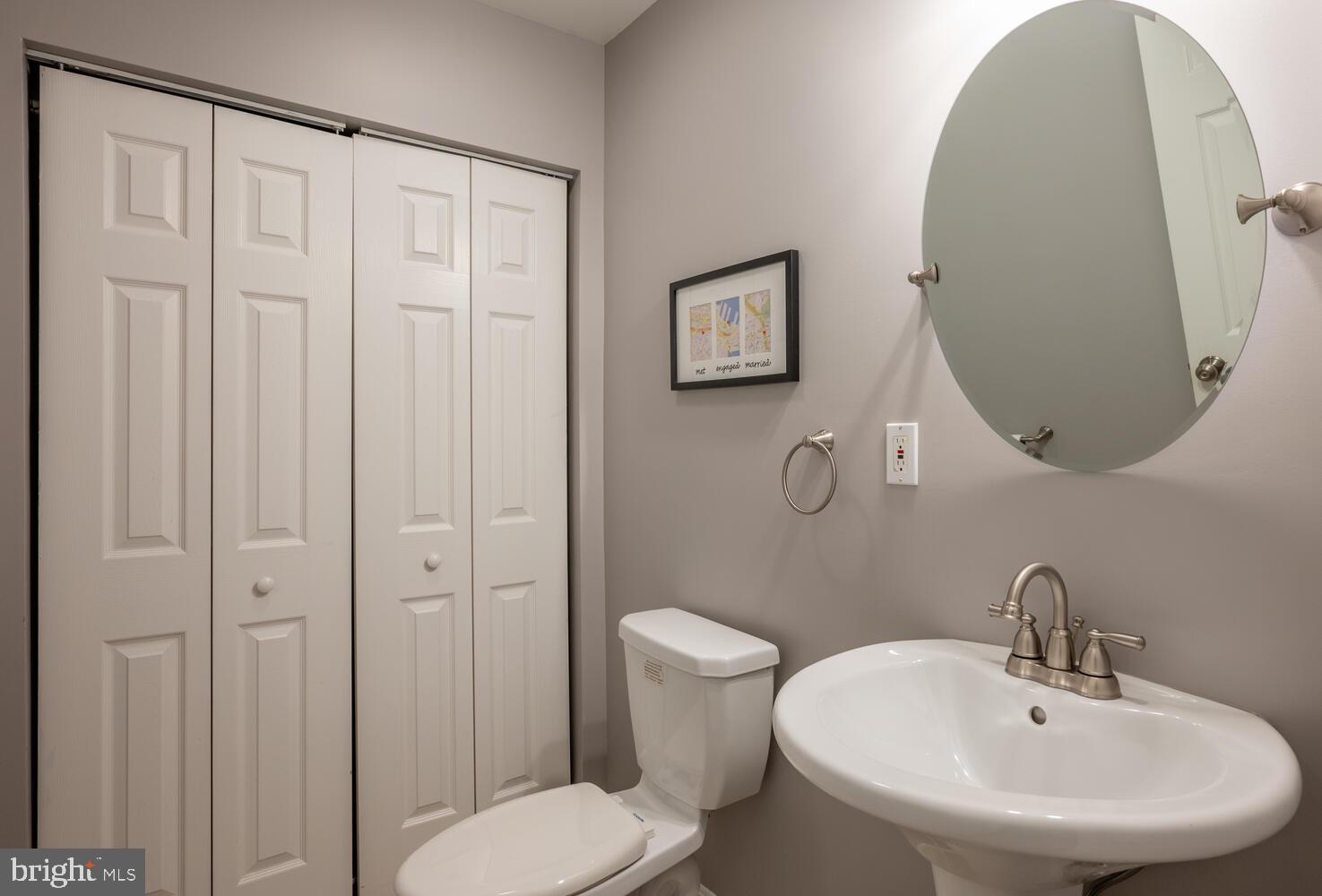 2801 Roesh Way Vienna, VA 22181 - Photo 28 of 32 Upgraded Powder Room with Pedestal Sink
