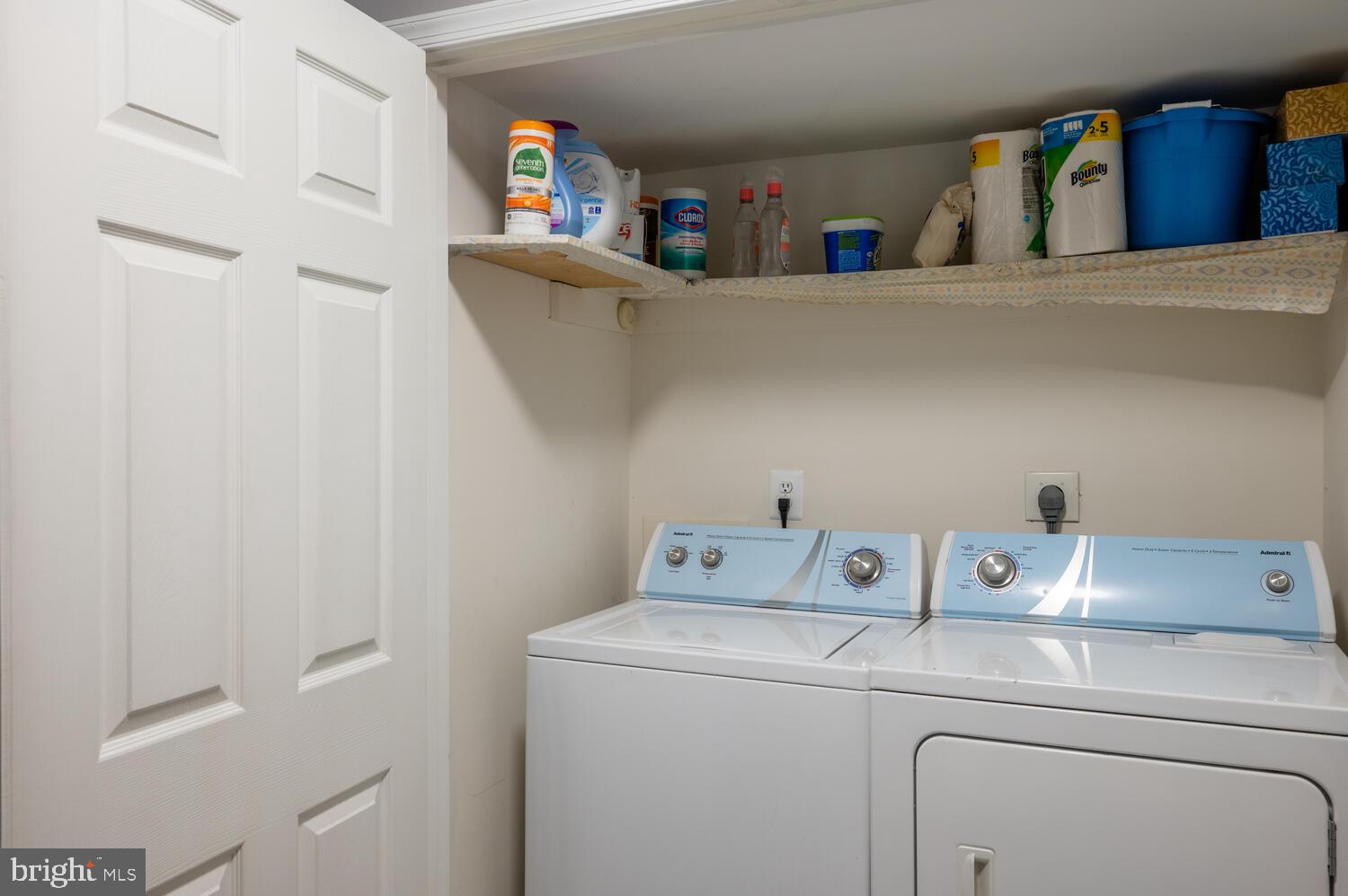 2801 Roesh Way Vienna, VA 22181 - Photo 29 of 32 Laundry Area