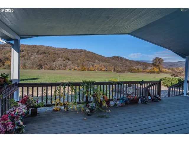 a view of house and front yard