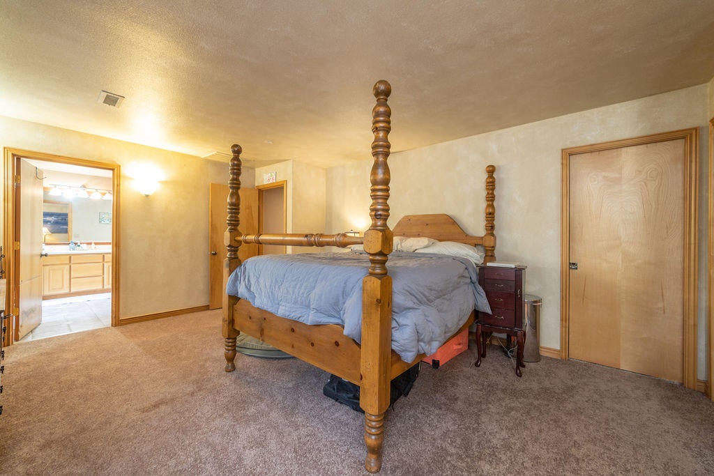 61860 Pettigrew Road Bend, OR 97702 - Photo 8 of 27 PhotoMyListing-18