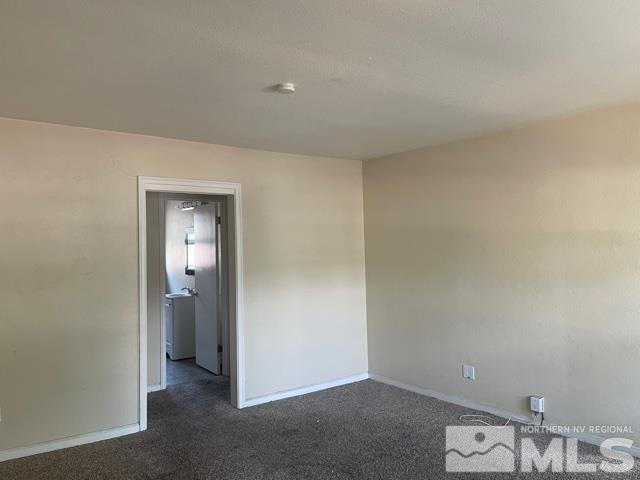 690 Cleveland Avenue Reno, NV 89503 - Photo 9 of 15 an empty room with a mirror