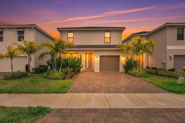 $4,300 | 713 Southeast 15th Avenue, Homestead, FL 33033