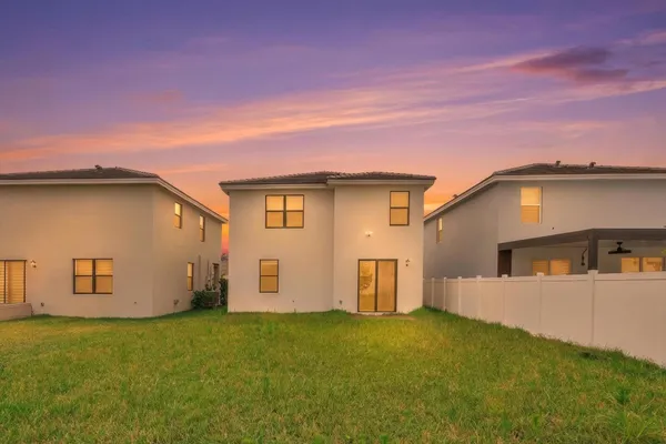 $4,300 | 713 Southeast 15th Avenue, Homestead, FL 33033