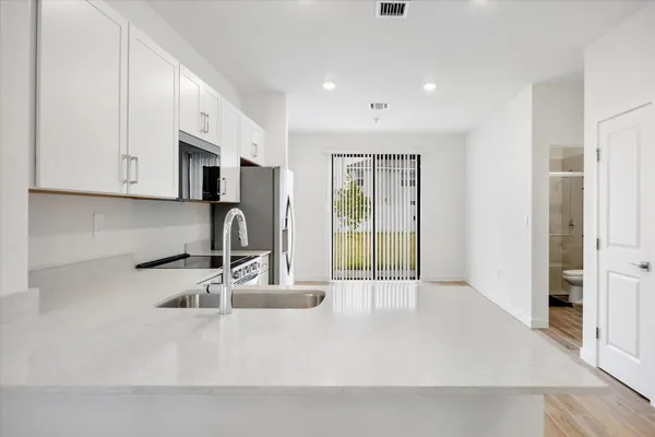 $4,300 | 713 Southeast 15th Avenue, Homestead, FL 33033
