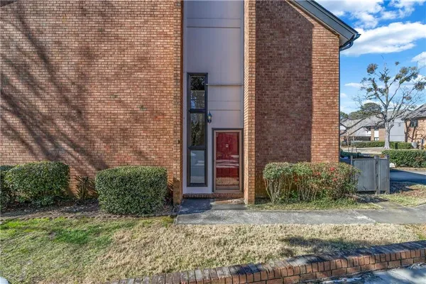 $2,000 | 3221 Clairmont N Northeast, Atlanta, GA 30329