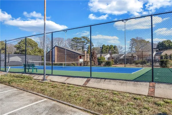$2,000 | 3221 Clairmont N Northeast, Atlanta, GA 30329
