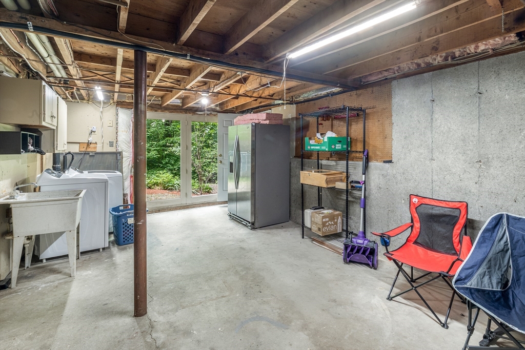 9 Colonial Road Sutton, MA 01590 - Photo 31 of 35