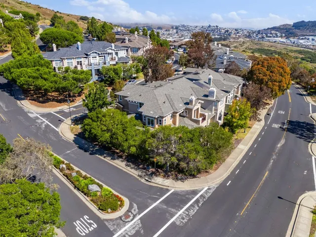 $1,668,000 | 165 Golden Eagle Lane, Brisbane, CA 94005