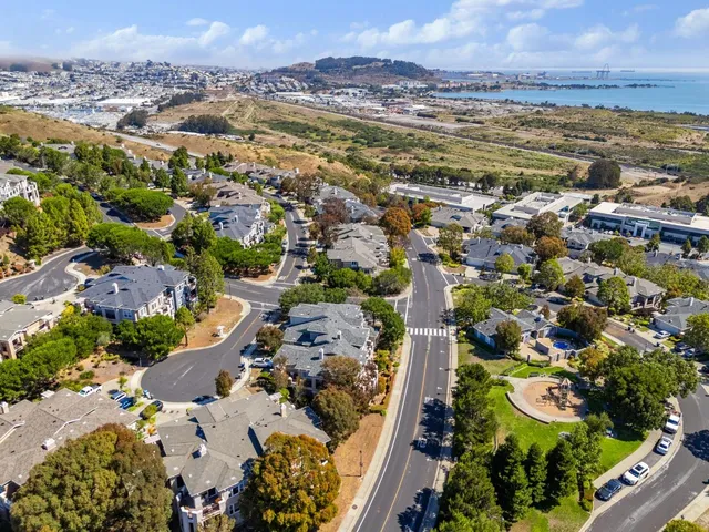 $1,668,000 | 165 Golden Eagle Lane, Brisbane, CA 94005