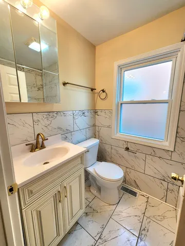 $199,999 | 9720 South Princeton Avenue, Chicago, IL 60628