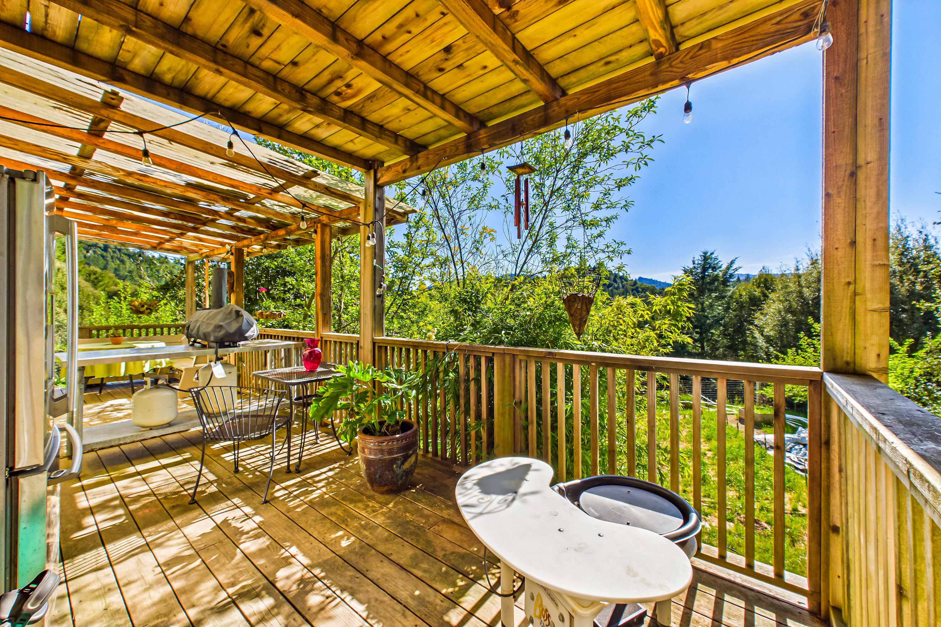 12600 Briceland Road Whitethorn, CA 95589 - Photo 47 of 111