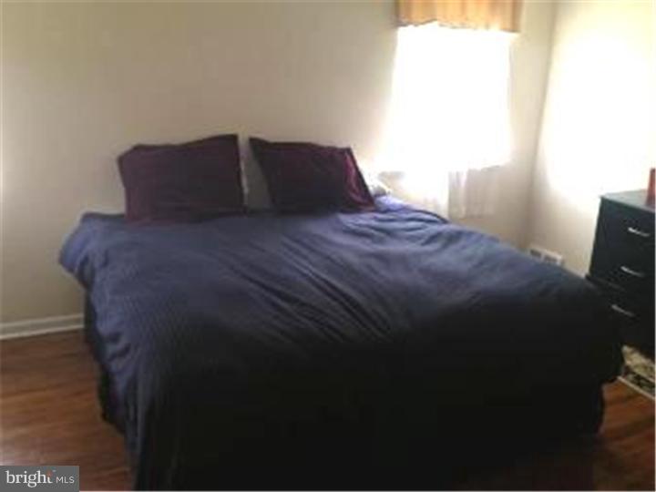 833 West Bells Mill Road Philadelphia, PA 19128 - Photo 11 of 22 Bedroom - Main