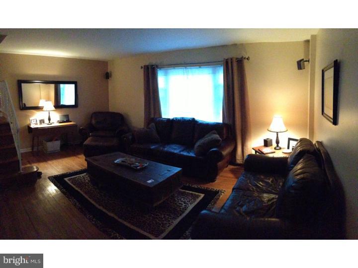 833 West Bells Mill Road Philadelphia, PA 19128 - Photo 4 of 22 Living Room