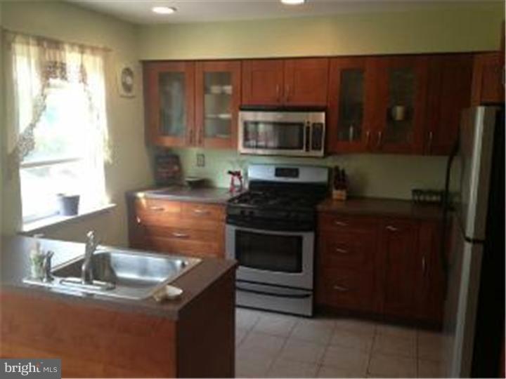 833 West Bells Mill Road Philadelphia, PA 19128 - Photo 6 of 22 Kitchen