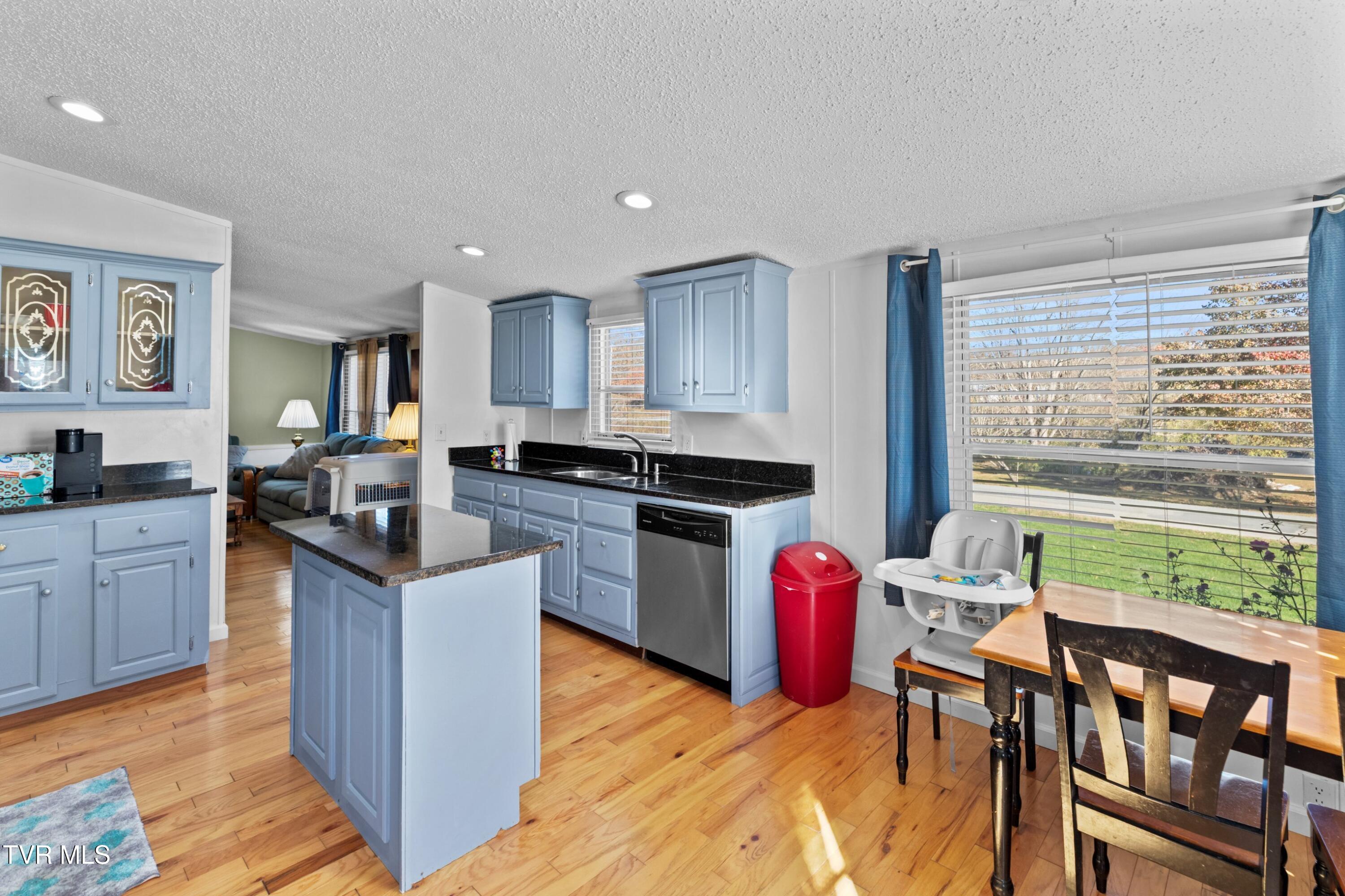 921 Rocky Summit Road Bean Station, TN 37708 - Photo 21 of 34 021-921RockySummitRoad-BeanStation-TN-37