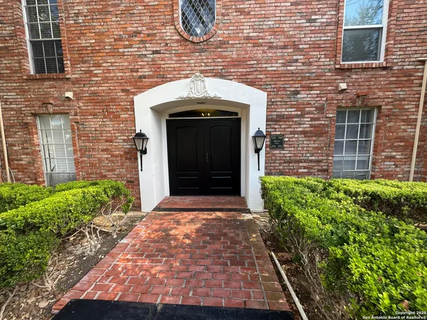 $1,795 | 7500 Callaghan, Unit 254, San Antonio, TX 78229