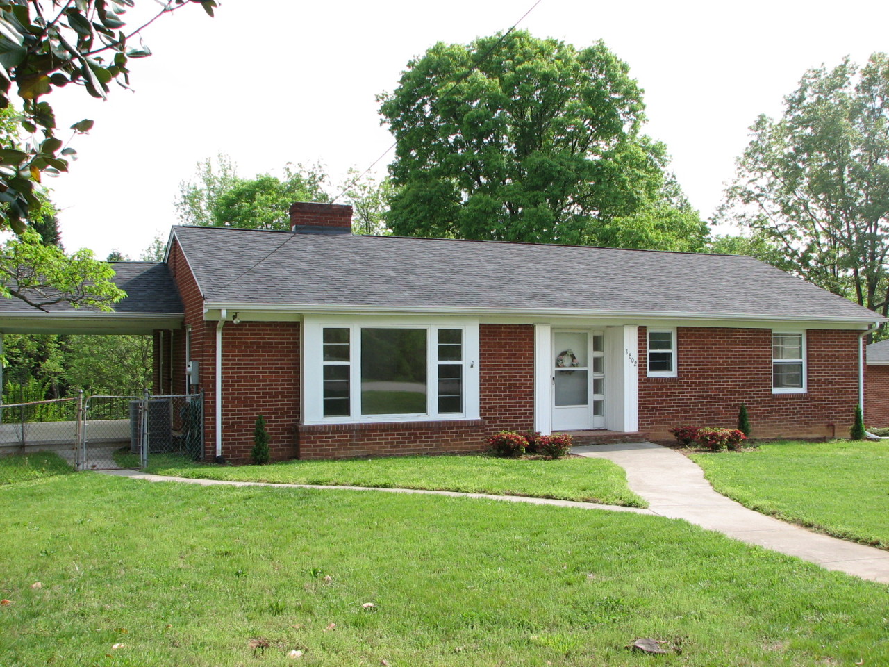3802 Darlington Road Southwest Roanoke, VA 24018 - Photo 2 of 27 front1