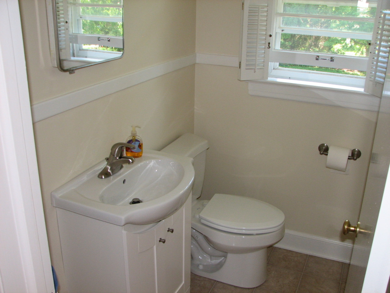 3802 Darlington Road Southwest Roanoke, VA 24018 - Photo 11 of 27 bath1