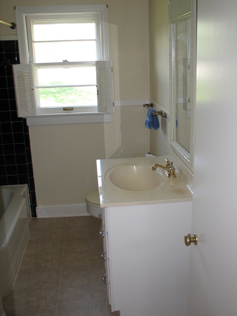 3802 Darlington Road Southwest Roanoke, VA 24018 - Photo 12 of 27 bath2