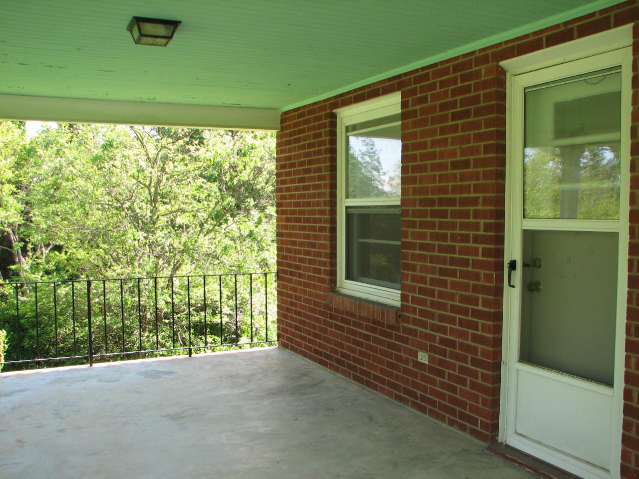 3802 Darlington Road Southwest Roanoke, VA 24018 - Photo 24 of 27 porch2