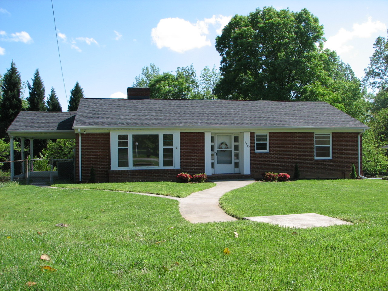 3802 Darlington Road Southwest Roanoke, VA 24018 - Photo 4 of 27 front3