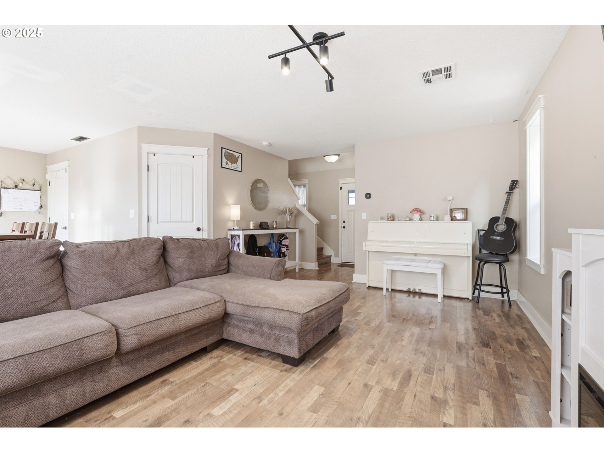 967 East 16th Street Lafayette, OR 97127 - Photo 8 of 27