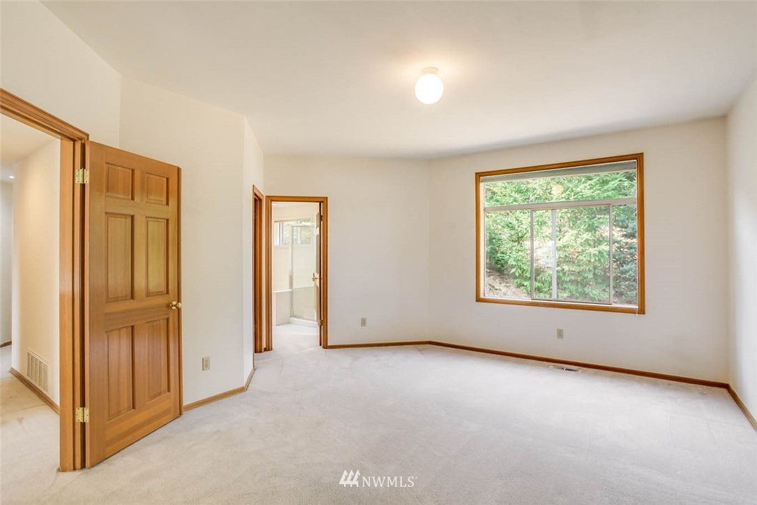 13911 Southeast 158th Street Renton, WA 98058 - Photo 14 of 22 Gallery Image 14