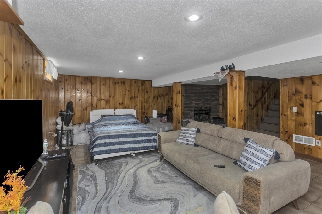 77 Glendale Road Agawam, MA 01001 - Photo 33 of 40
