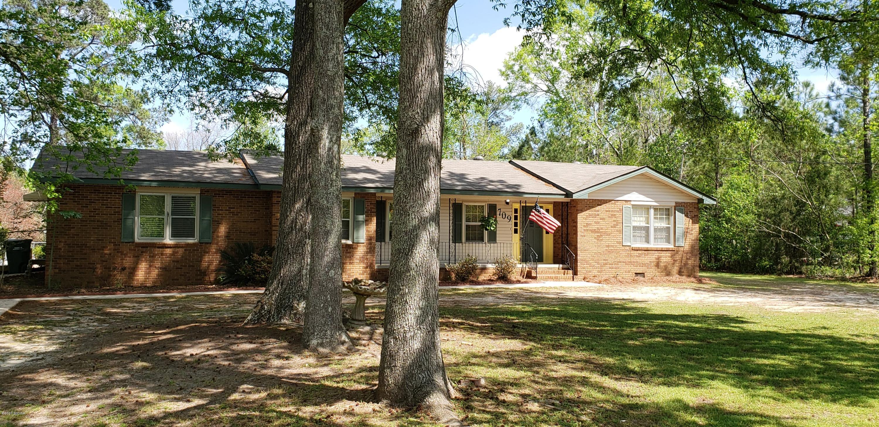 709 Dunbar Road Warner Robins, GA 31093 - Photo 2 of 39 20200328_123635