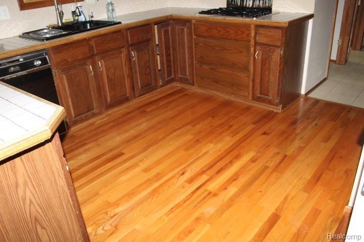 2272 East Vienna Road Clio, MI 48420 - Photo 13 of 23 IMG_1302.JPG
