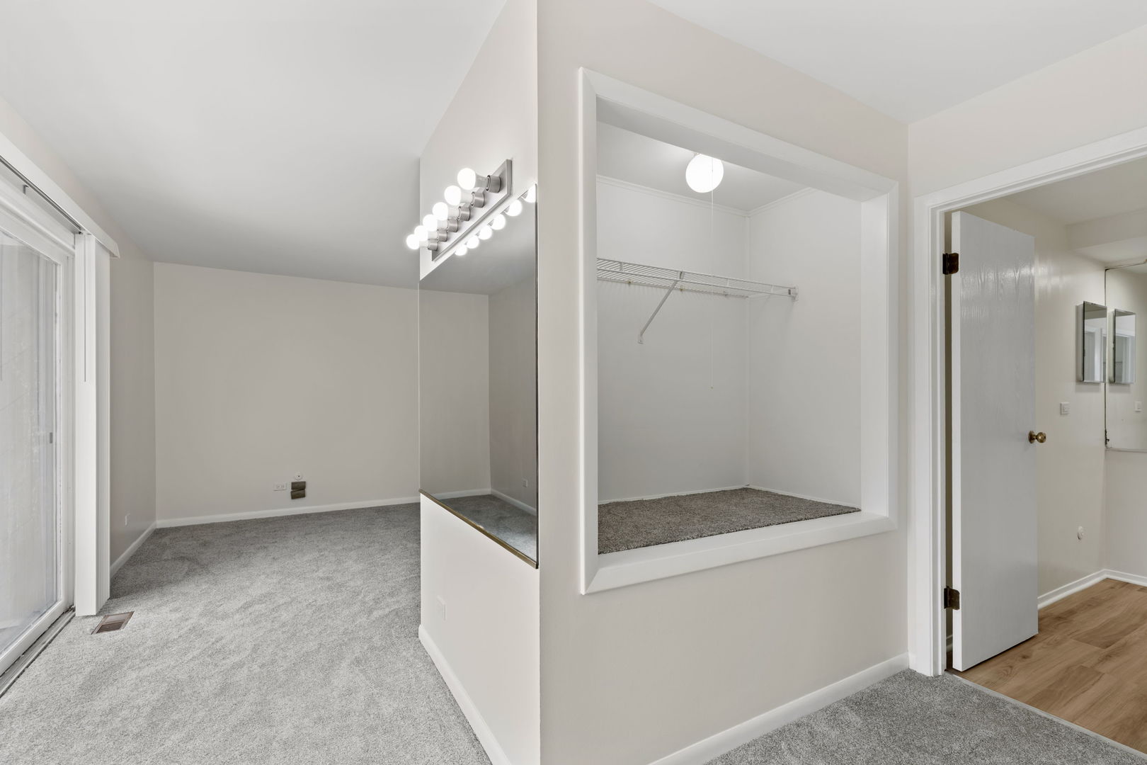 1571 Winnetka Road Glenview, IL 60025 - Photo 11 of 19