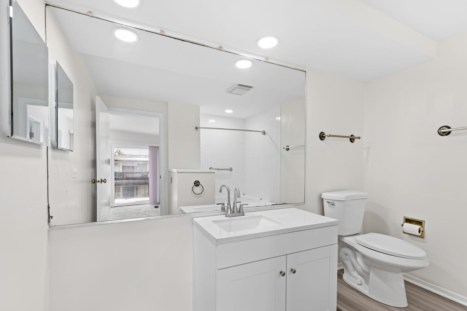 1571 Winnetka Road Glenview, IL 60025 - Photo 13 of 19