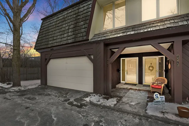 $449,500 | 1571 Winnetka Road, Glenview, IL 60025