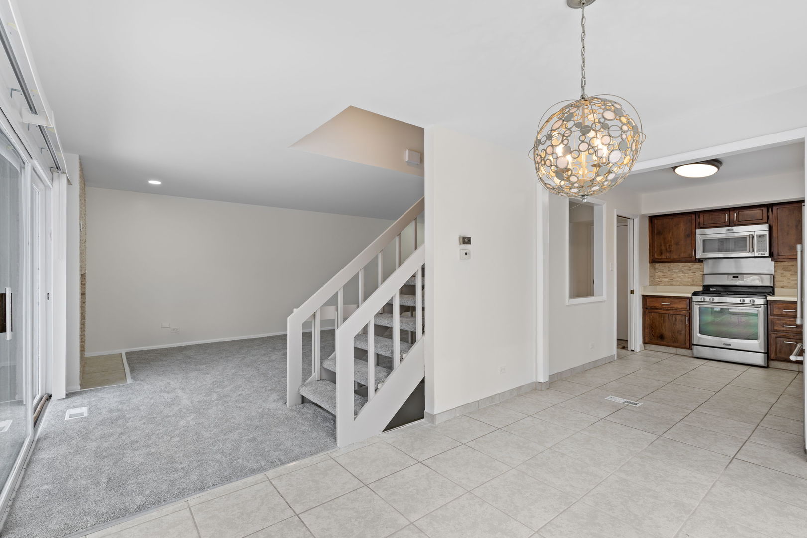 1571 Winnetka Road Glenview, IL 60025 - Photo 3 of 19