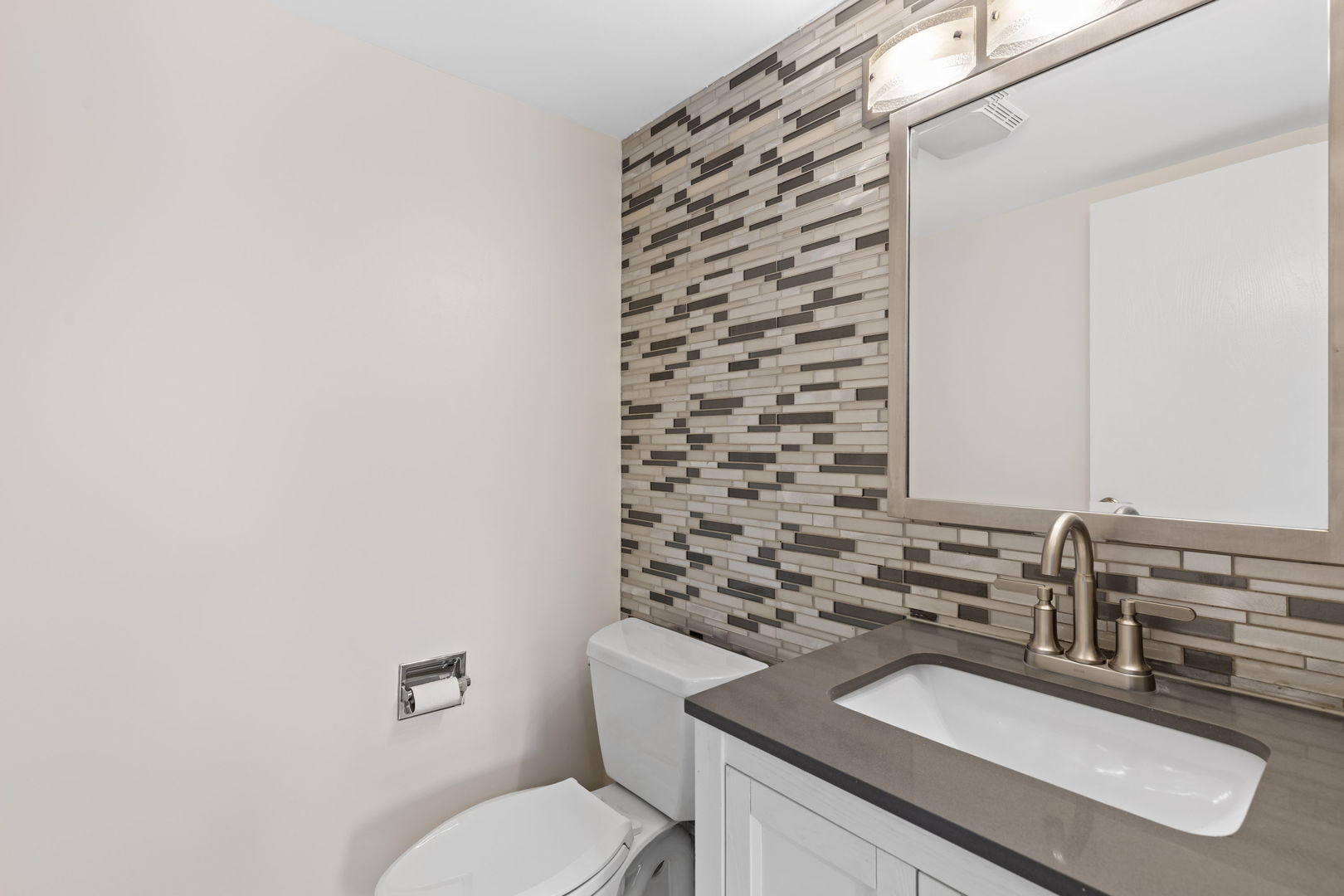 1571 Winnetka Road Glenview, IL 60025 - Photo 6 of 19