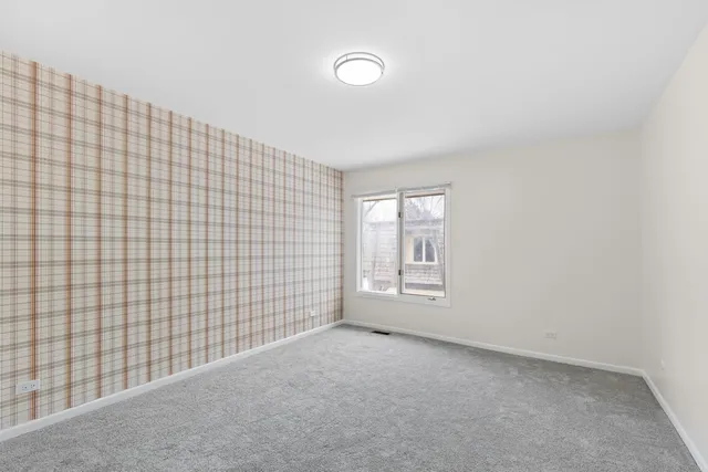 $449,500 | 1571 Winnetka Road, Glenview, IL 60025