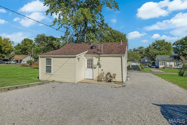 $115,000 | 305 Stephenson Avenue, South Roxana, IL 62087