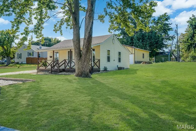 $115,000 | 305 Stephenson Avenue, South Roxana, IL 62087