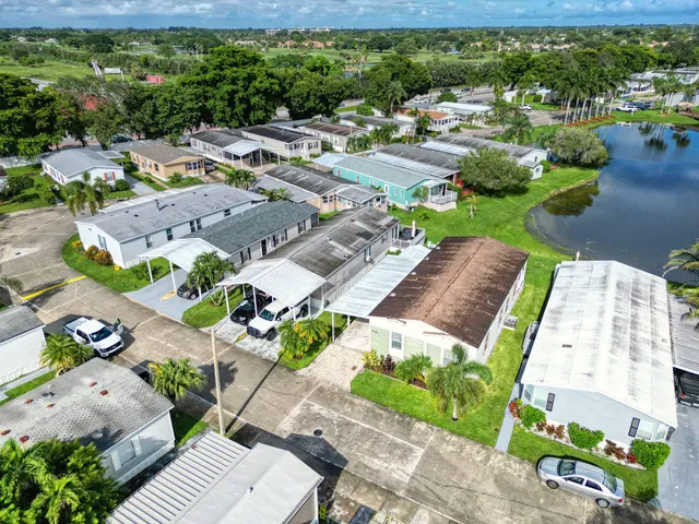 $170,000 | 124 Plantation Boulevard, Lake Worth, FL 33467