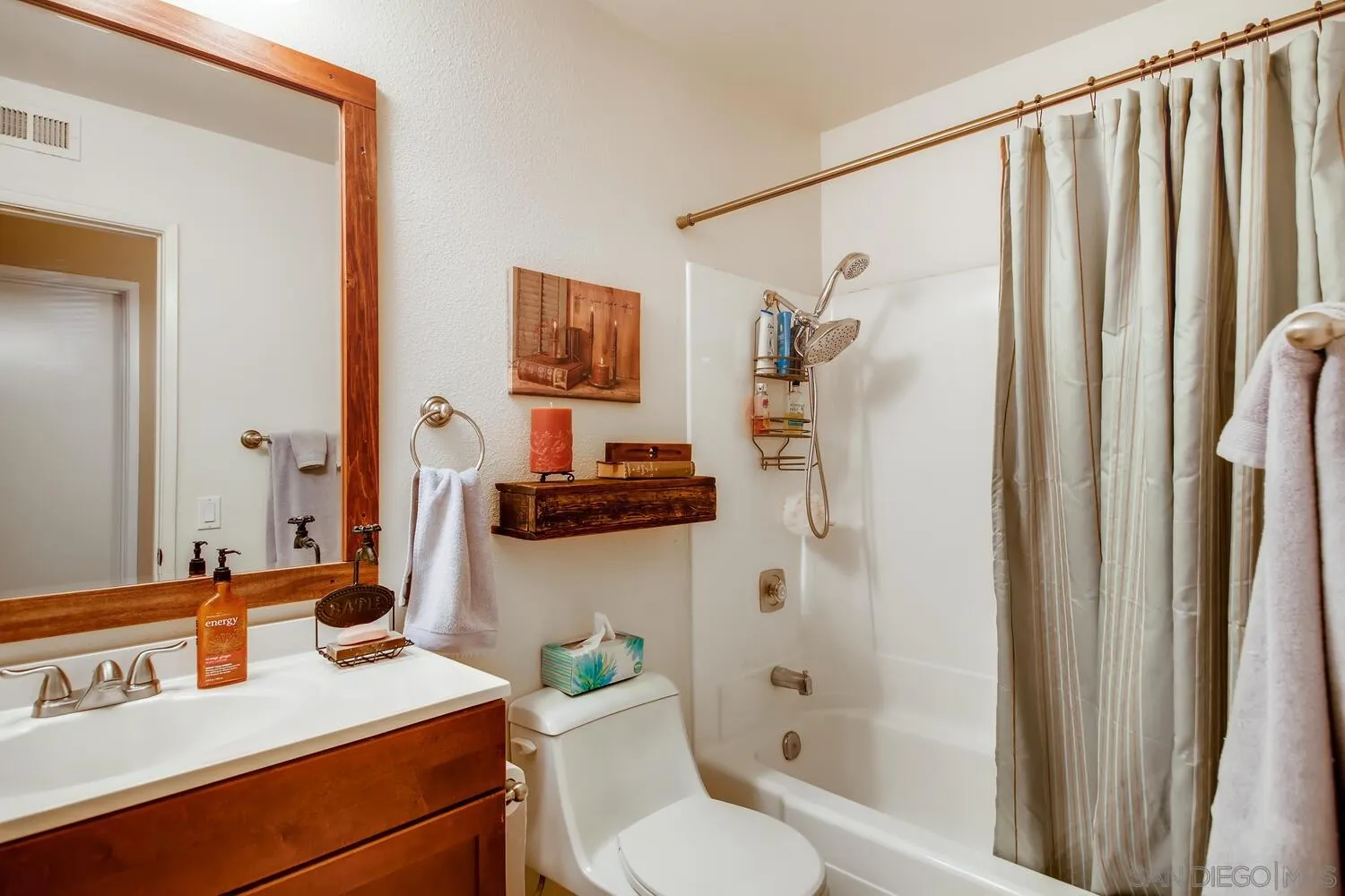 9340 Lake Hill Road Santee, CA 92071 - Photo 22 of 28 Gallery Image 22