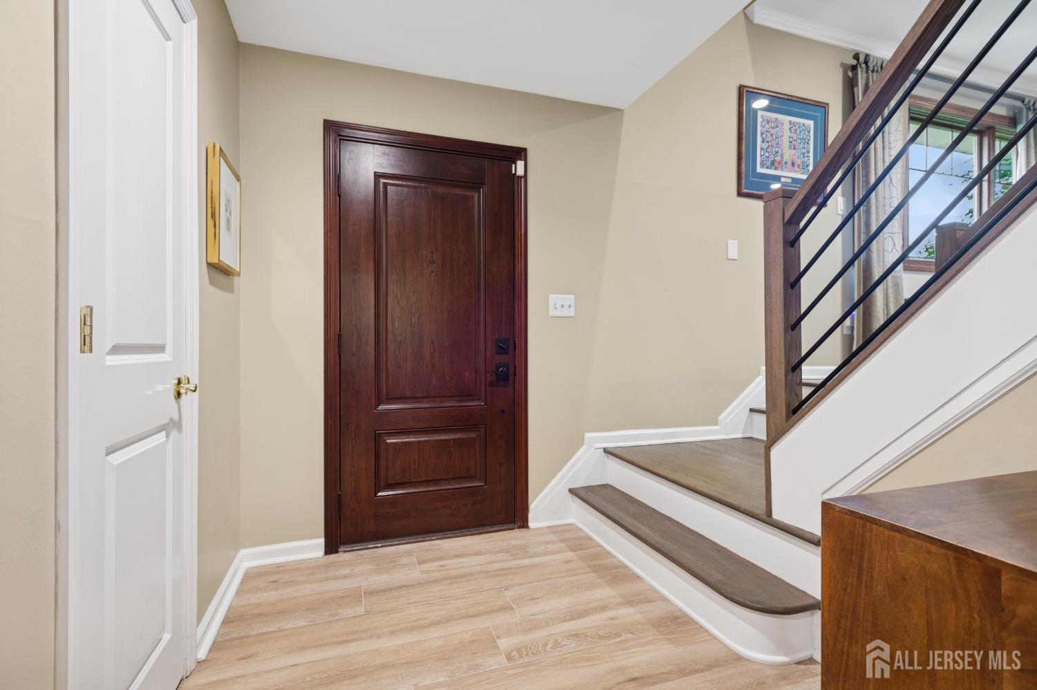 6 Steven Road Kendall Park, NJ 08824 - Photo 2 of 39 Gallery Image 2