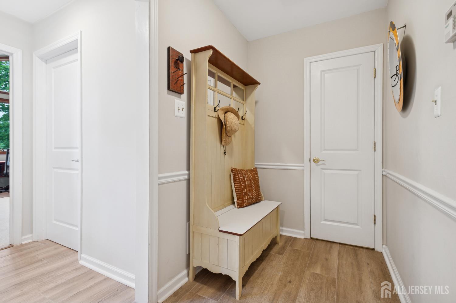 6 Steven Road Kendall Park, NJ 08824 - Photo 22 of 39 Gallery Image 22