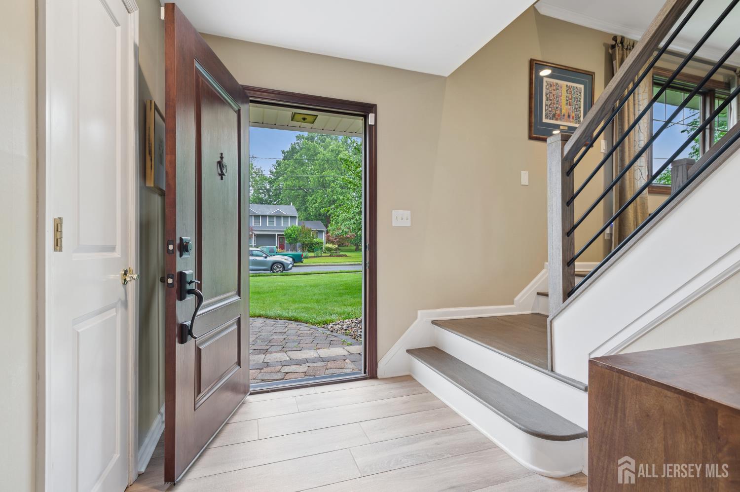 6 Steven Road Kendall Park, NJ 08824 - Photo 3 of 39 Gallery Image 3