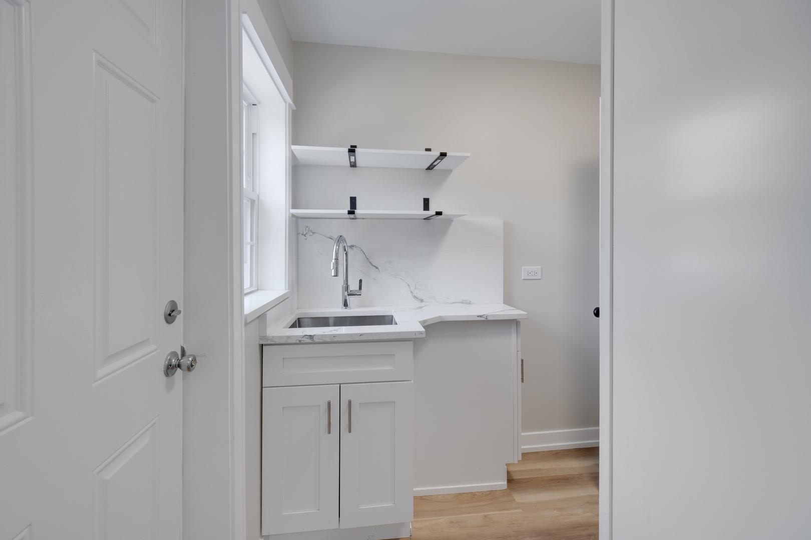 4134 South Michigan Avenue Chicago, IL 60653 - Photo 11 of 20 a view of cabinets