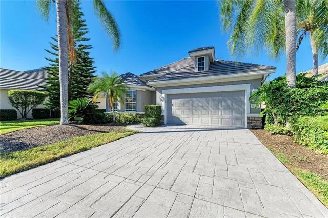 $565,000 | 6710 Pebble Beach Way, Lakewood Ranch, FL 34202