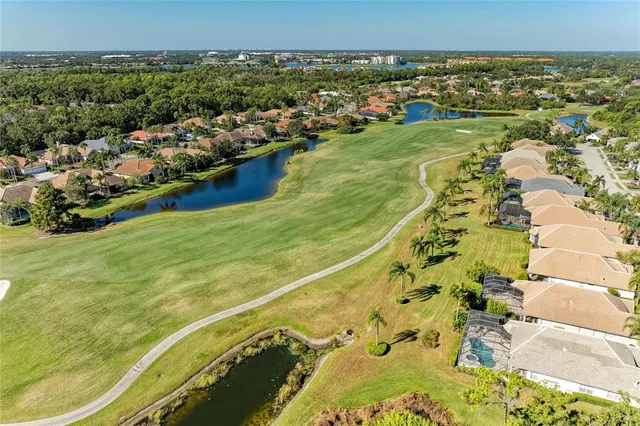 $565,000 | 6710 Pebble Beach Way, Lakewood Ranch, FL 34202