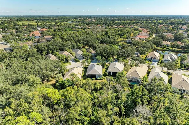 $565,000 | 6710 Pebble Beach Way, Lakewood Ranch, FL 34202