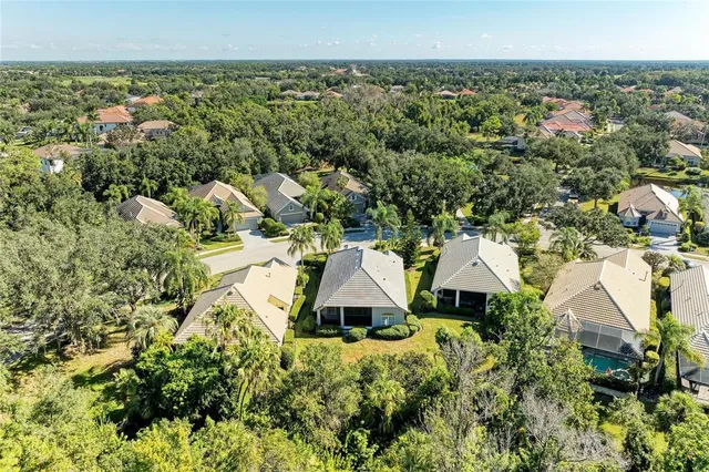 $565,000 | 6710 Pebble Beach Way, Lakewood Ranch, FL 34202