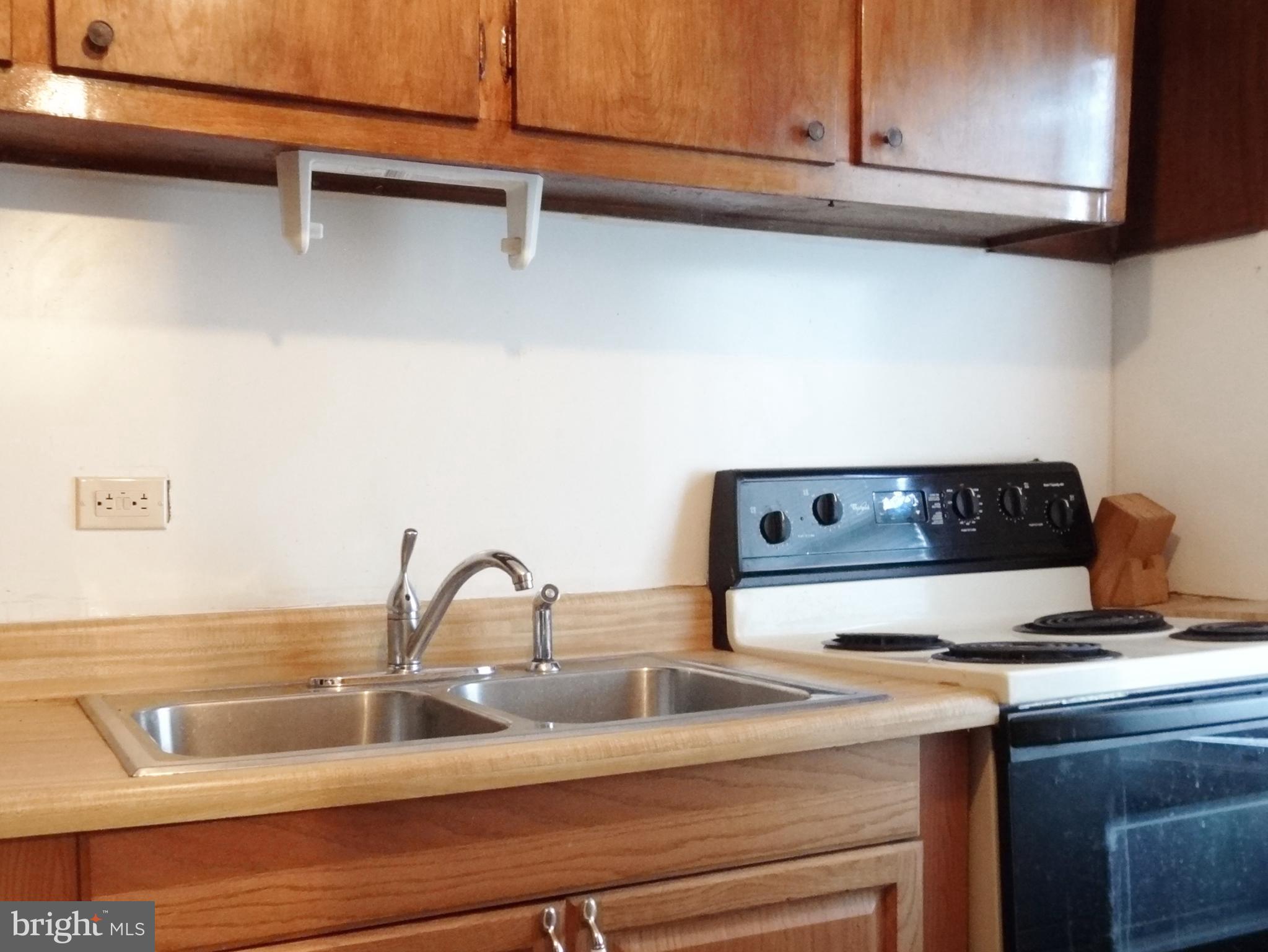 51 Ridge Road, Unit J Greenbelt, MD 20770 - Photo 3 of 7 Kitchen