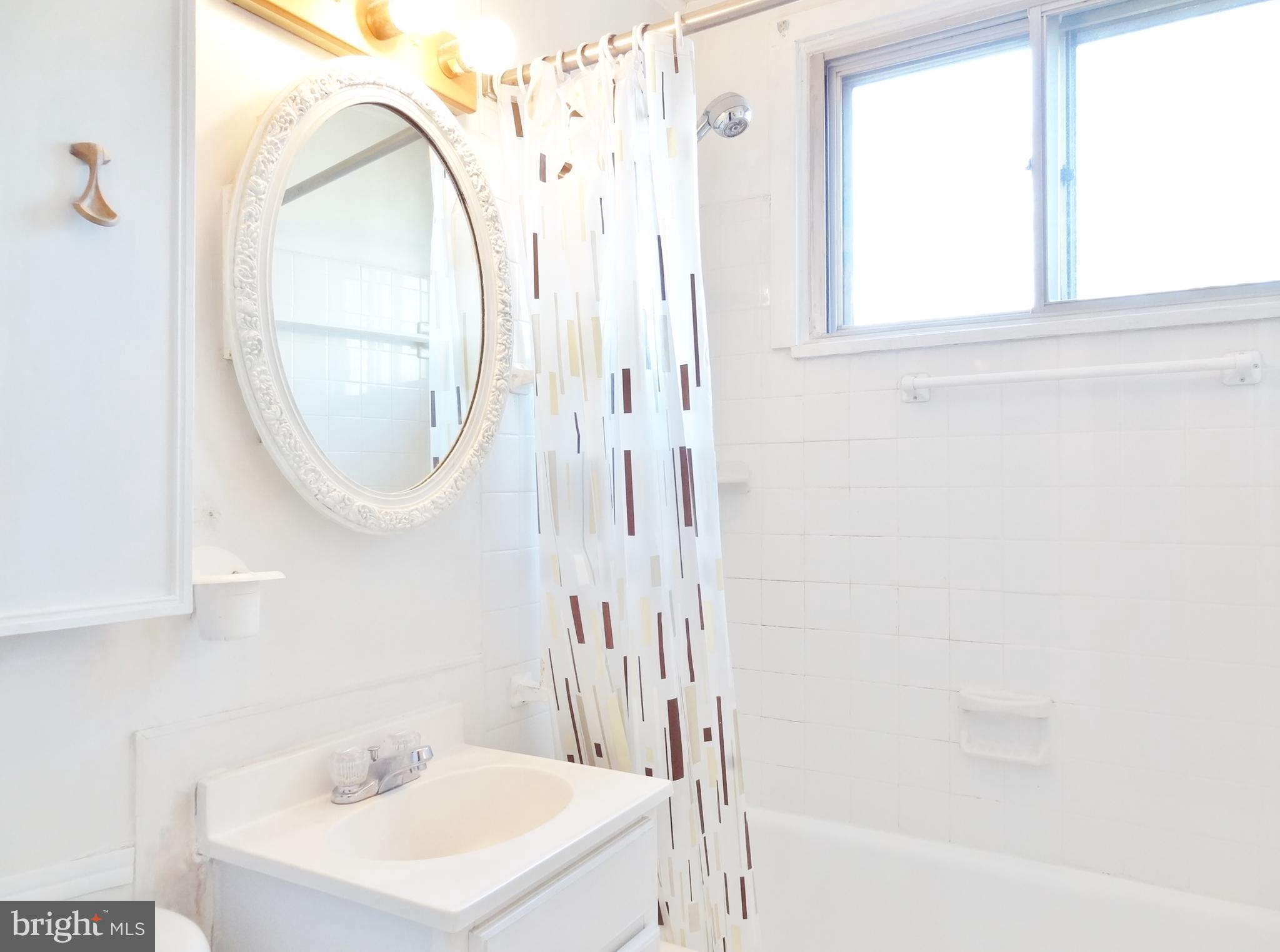 51 Ridge Road, Unit J Greenbelt, MD 20770 - Photo 5 of 7 Bath